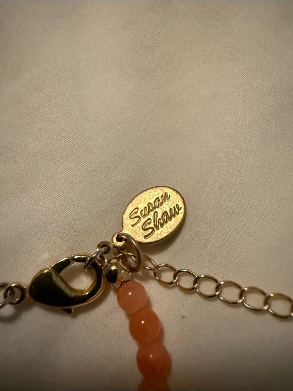 Susan Shaw coral colored Alys beaded Necklace with Gold-Tone Clasp - Picture 3 of 4